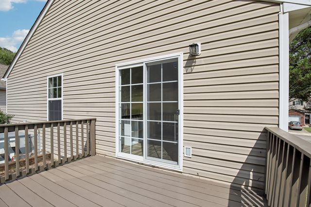 677 Belgium Dr, Hermitage, TN 37076