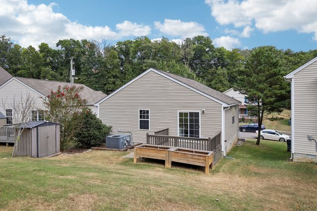 677 Belgium Dr, Hermitage, TN 37076