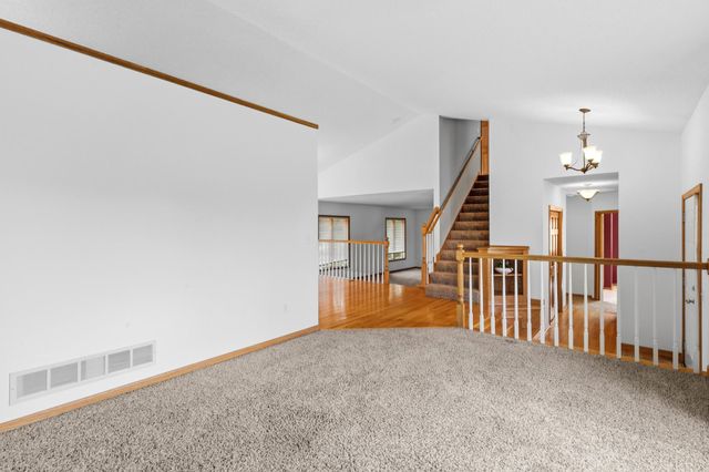 408 Coyote Trail, Lino Lakes, MN 55014