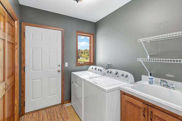 408 Coyote Trail, Lino Lakes, MN 55014
