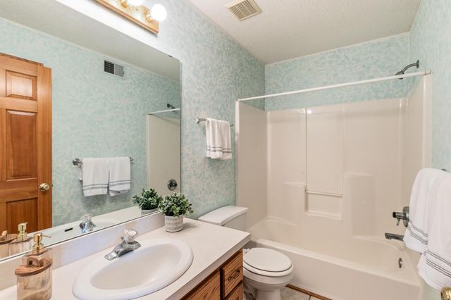 408 Coyote Trail, Lino Lakes, MN 55014
