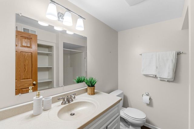 408 Coyote Trail, Lino Lakes, MN 55014