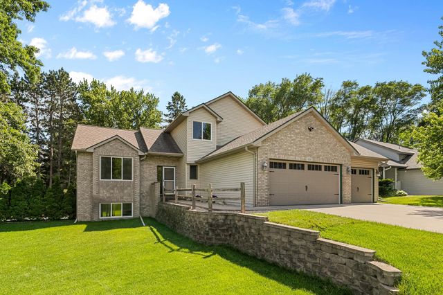 408 Coyote Trail, Lino Lakes, MN 55014