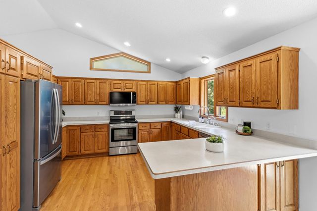 408 Coyote Trail, Lino Lakes, MN 55014