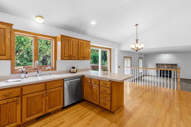 408 Coyote Trail, Lino Lakes, MN 55014