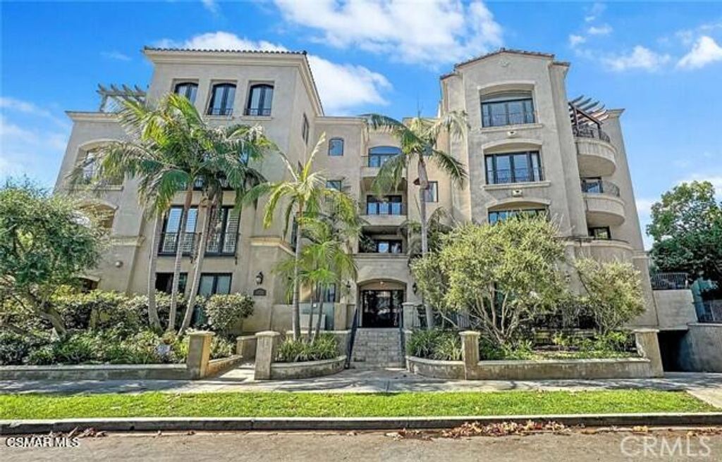 Image 1 of property listing at 12050 Guerin Street 202, Studio City, CA 91604