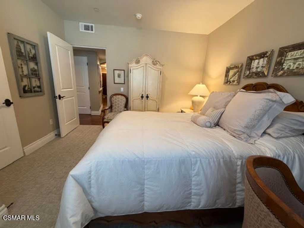 Image 12 of property listing at 12050 Guerin Street 202, Studio City, CA 91604