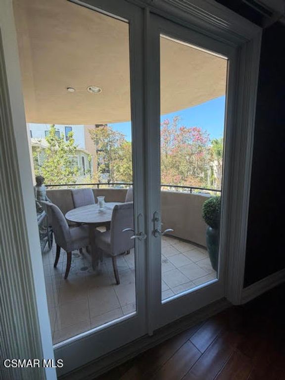 Image 15 of property listing at 12050 Guerin Street 202, Studio City, CA 91604