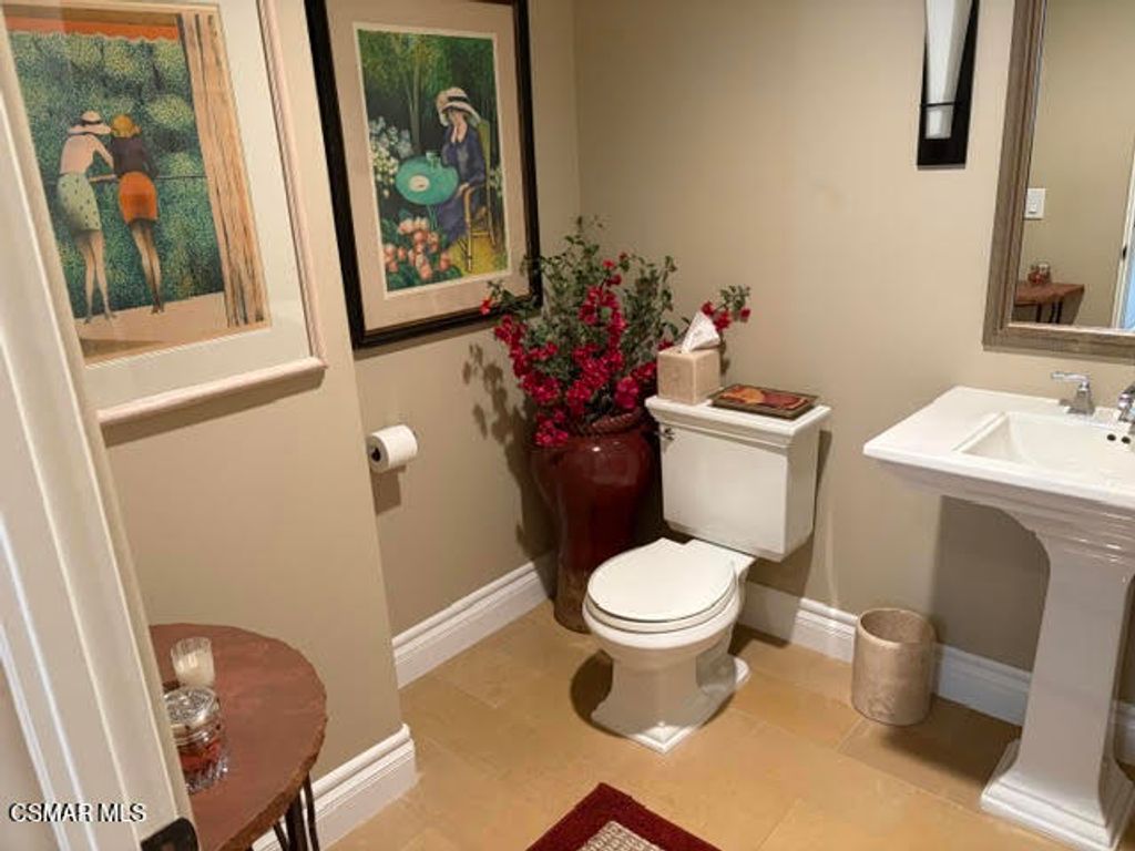 Image 16 of property listing at 12050 Guerin Street 202, Studio City, CA 91604