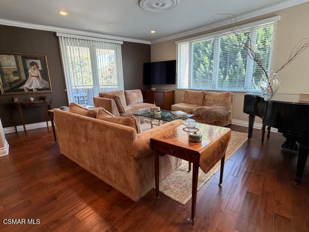 Image 4 of property listing at 12050 Guerin Street 202, Studio City, CA 91604