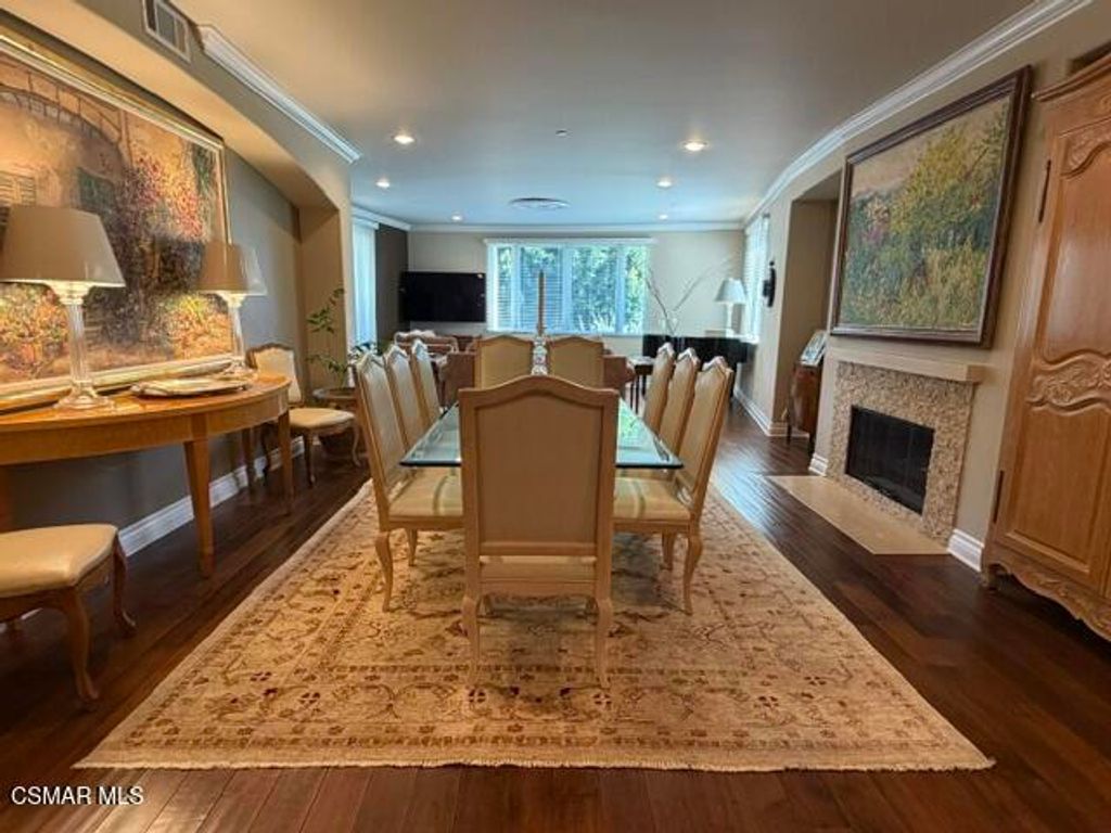 Image 5 of property listing at 12050 Guerin Street 202, Studio City, CA 91604