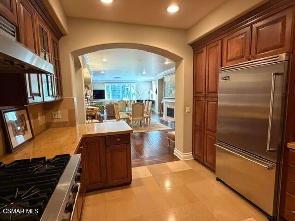 Image 7 of property listing at 12050 Guerin Street 202, Studio City, CA 91604