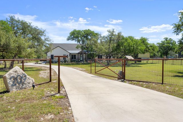 209 Esperanza Petal PASS, Liberty Hill, TX 78642