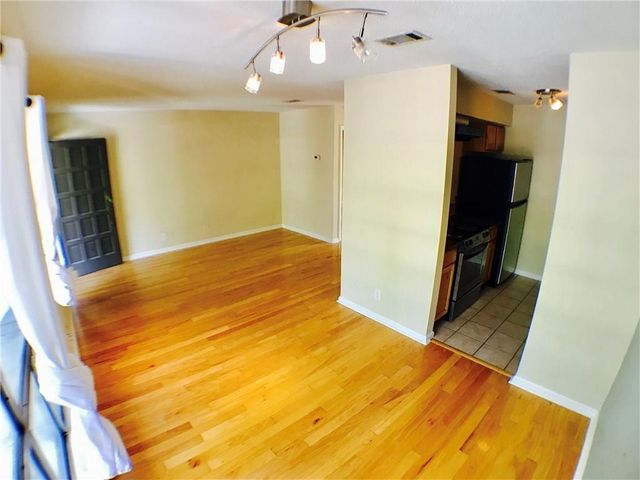500 E Riverside DR 213, Austin, TX 78704