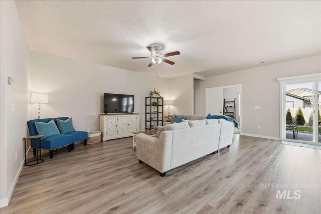 12076 W Terrazzo Dr, Nampa, OK 73651