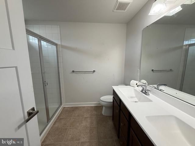 33 PEACOCK CIR, Sewell, NJ 08080