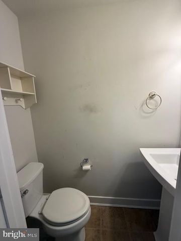 33 PEACOCK CIR, Sewell, NJ 08080