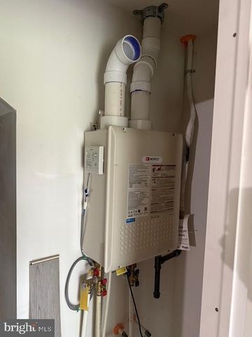 33 PEACOCK CIR, Sewell, NJ 08080