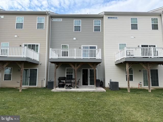 33 PEACOCK CIR, Sewell, NJ 08080