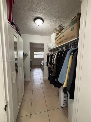 9365 Fontainebleau Blvd E105, Miami, FL 33172