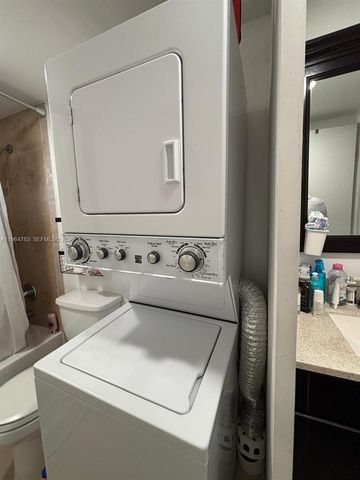 9365 Fontainebleau Blvd E105, Miami, FL 33172