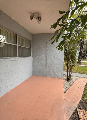 9365 Fontainebleau Blvd E105, Miami, FL 33172