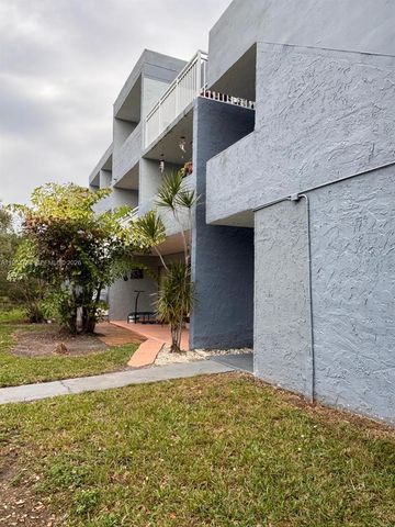 9365 Fontainebleau Blvd E105, Miami, FL 33172