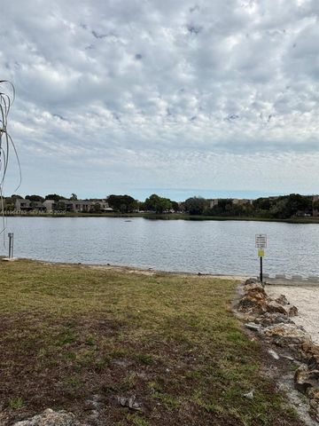 9365 Fontainebleau Blvd E105, Miami, FL 33172