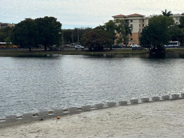 9365 Fontainebleau Blvd E105, Miami, FL 33172