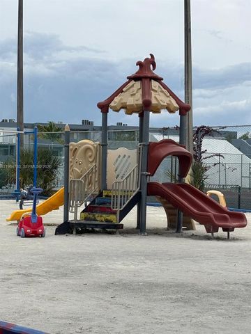 9365 Fontainebleau Blvd E105, Miami, FL 33172