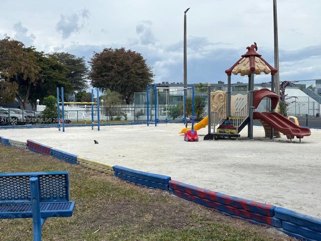 9365 Fontainebleau Blvd E105, Miami, FL 33172