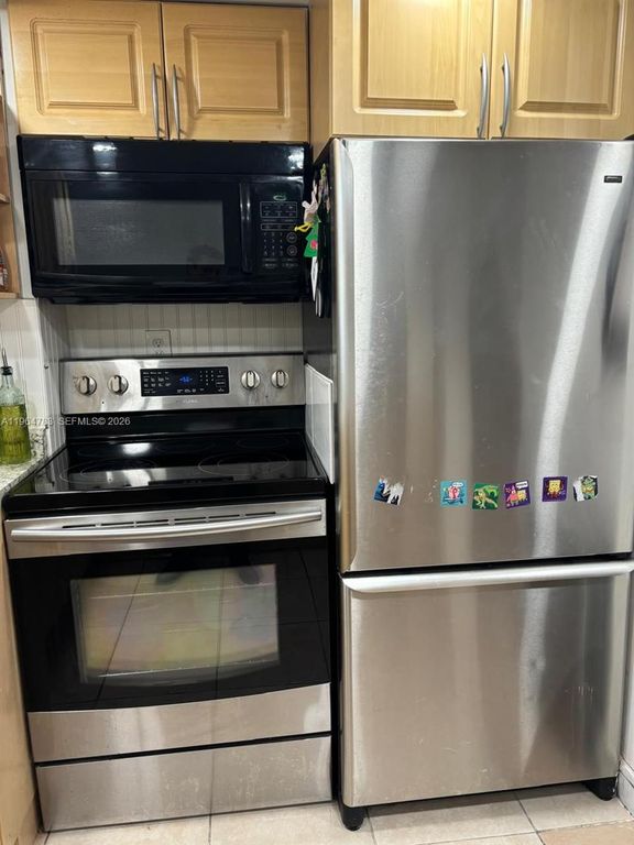 9365 Fontainebleau Blvd E105, Miami, FL 33172