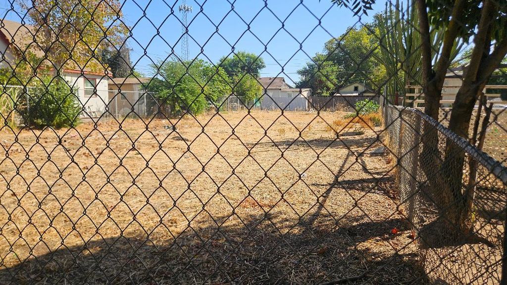 Image 1 of property listing at 2167 S Rose Avenue, Fresno, CA 93706