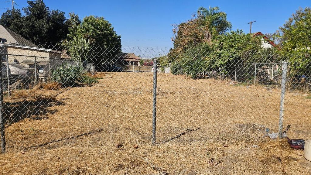 Image 11 of property listing at 2167 S Rose Avenue, Fresno, CA 93706