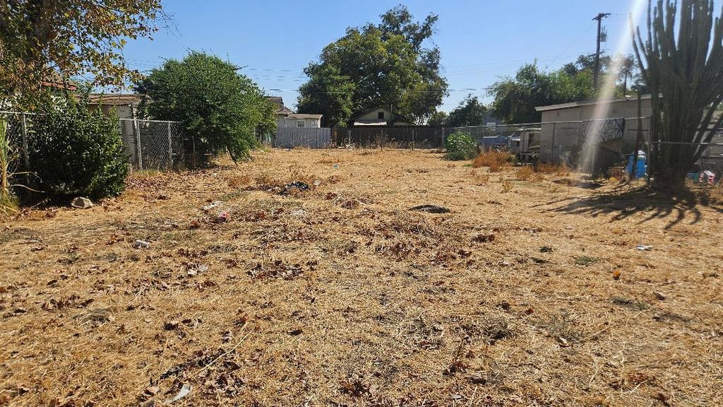 Image 4 of property listing at 2167 S Rose Avenue, Fresno, CA 93706