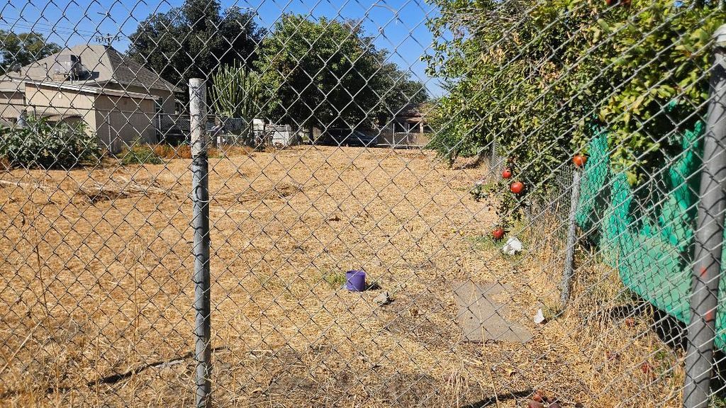 Image 6 of property listing at 2167 S Rose Avenue, Fresno, CA 93706