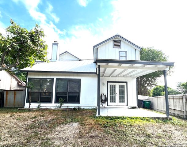 13902 LAUREL HOLLOW DR, San Antonio, TX 78232