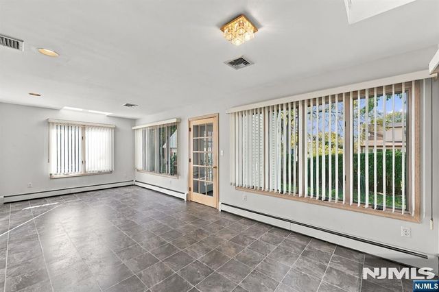691 Cooper Avenue, Oradell, NJ 07649