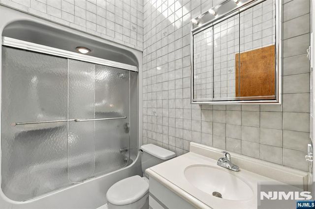691 Cooper Avenue, Oradell, NJ 07649