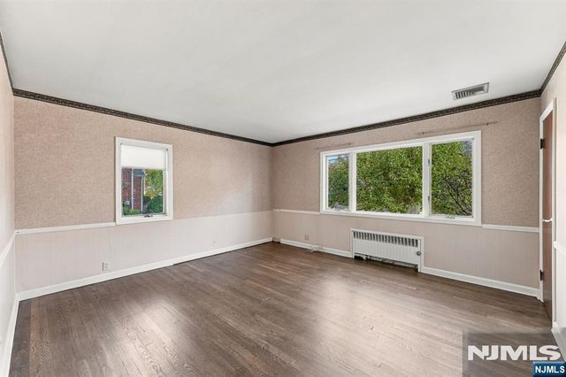 691 Cooper Avenue, Oradell, NJ 07649