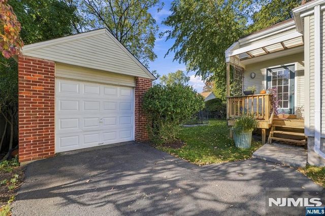 691 Cooper Avenue, Oradell, NJ 07649