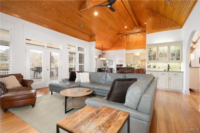 15104 Burnt Pines, Northport, AL 35475