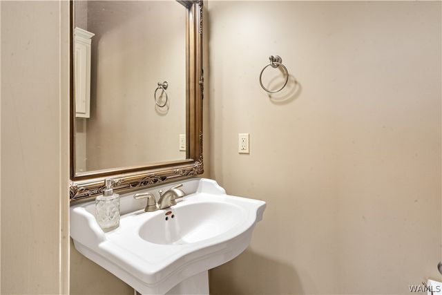 15104 Burnt Pines, Northport, AL 35475