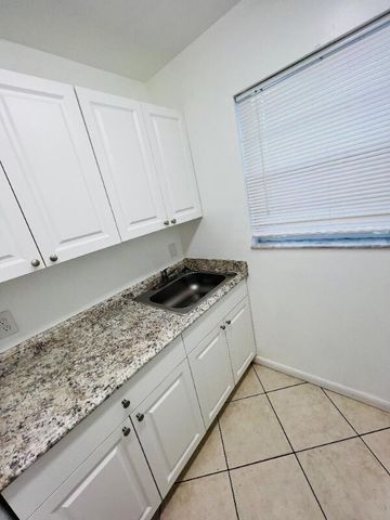 510 24th Avenue N 401, Lake Worth Beach, FL 33460