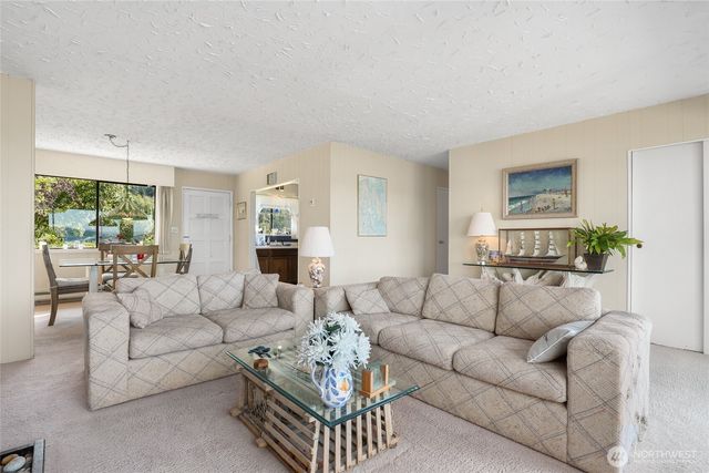 831 Shorecrest Drive, Oak Harbor, WA 98277