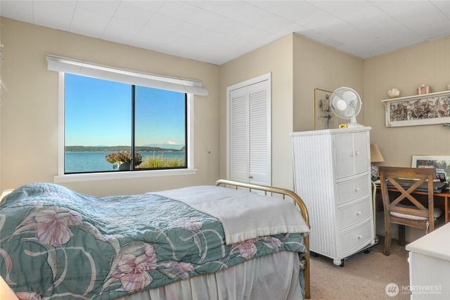 831 Shorecrest Drive, Oak Harbor, WA 98277