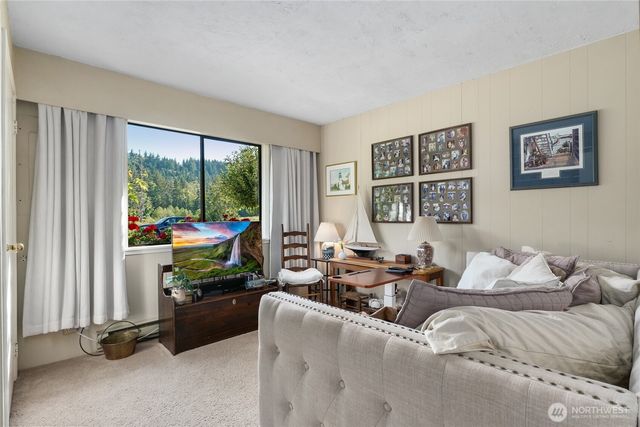 831 Shorecrest Drive, Oak Harbor, WA 98277