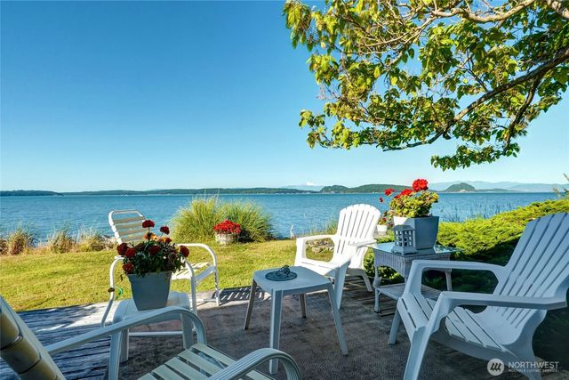 831 Shorecrest Drive, Oak Harbor, WA 98277