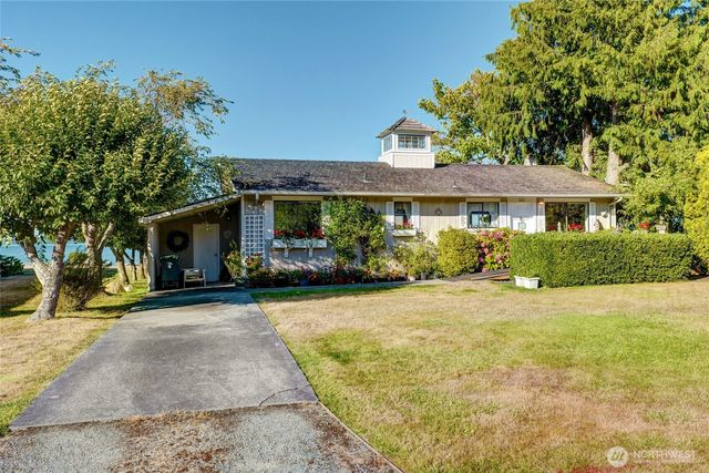 831 Shorecrest Drive, Oak Harbor, WA 98277