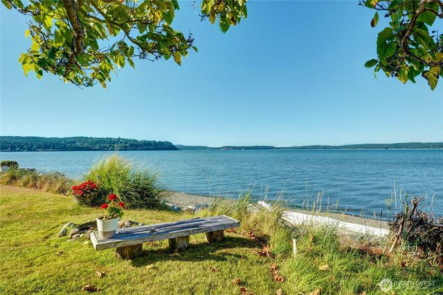 831 Shorecrest Drive, Oak Harbor, WA 98277